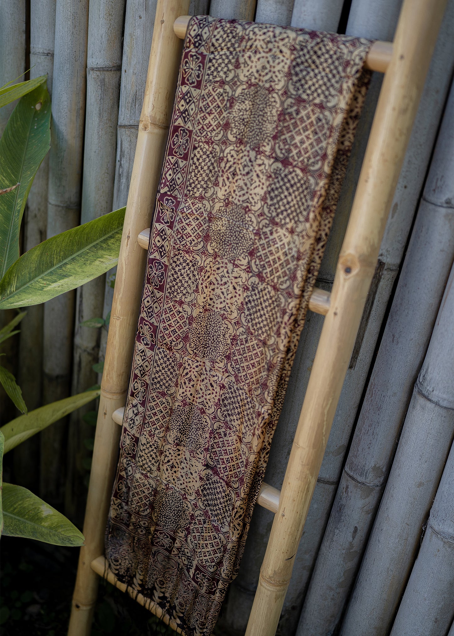 DARK BURGUNDY REFINED SILK SARONG