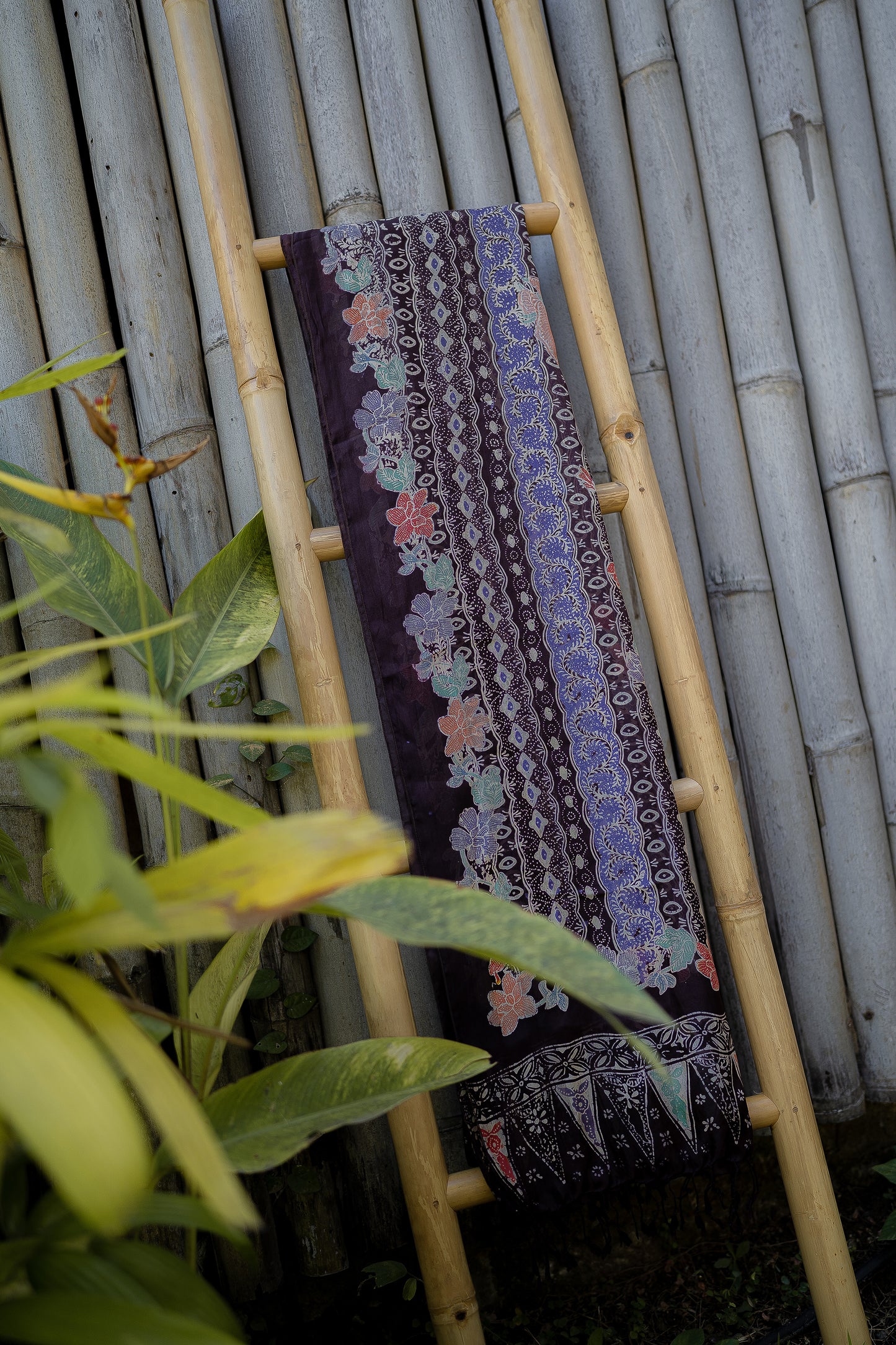 LARGE BLACK SILK SARONG