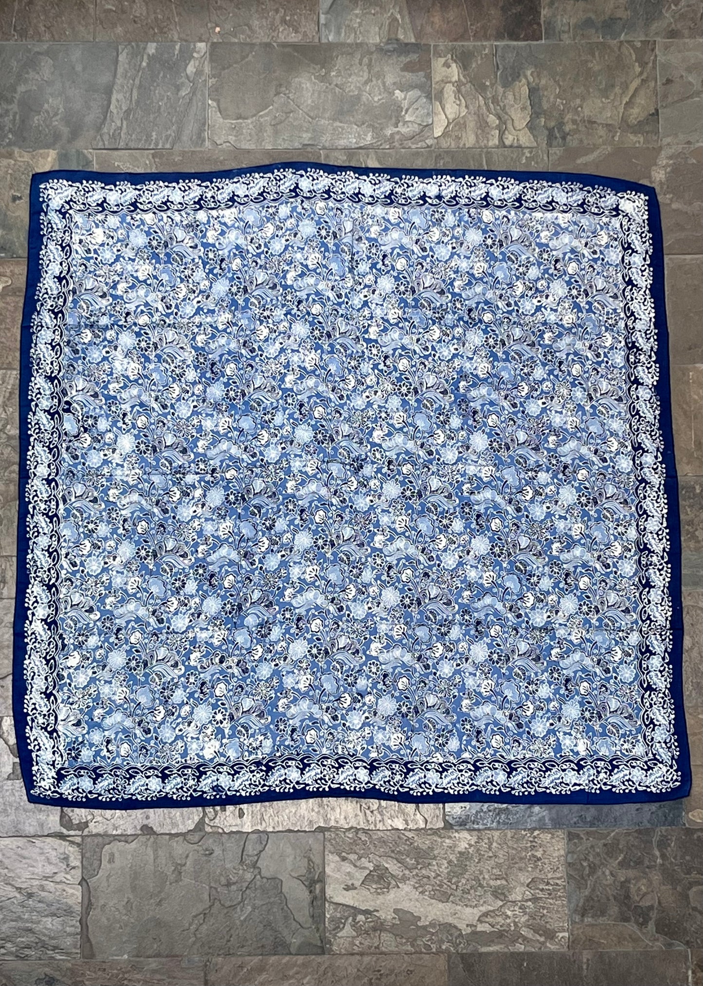 LARGE ULTRAMARINE BLUE REFINED SILK SQUARE