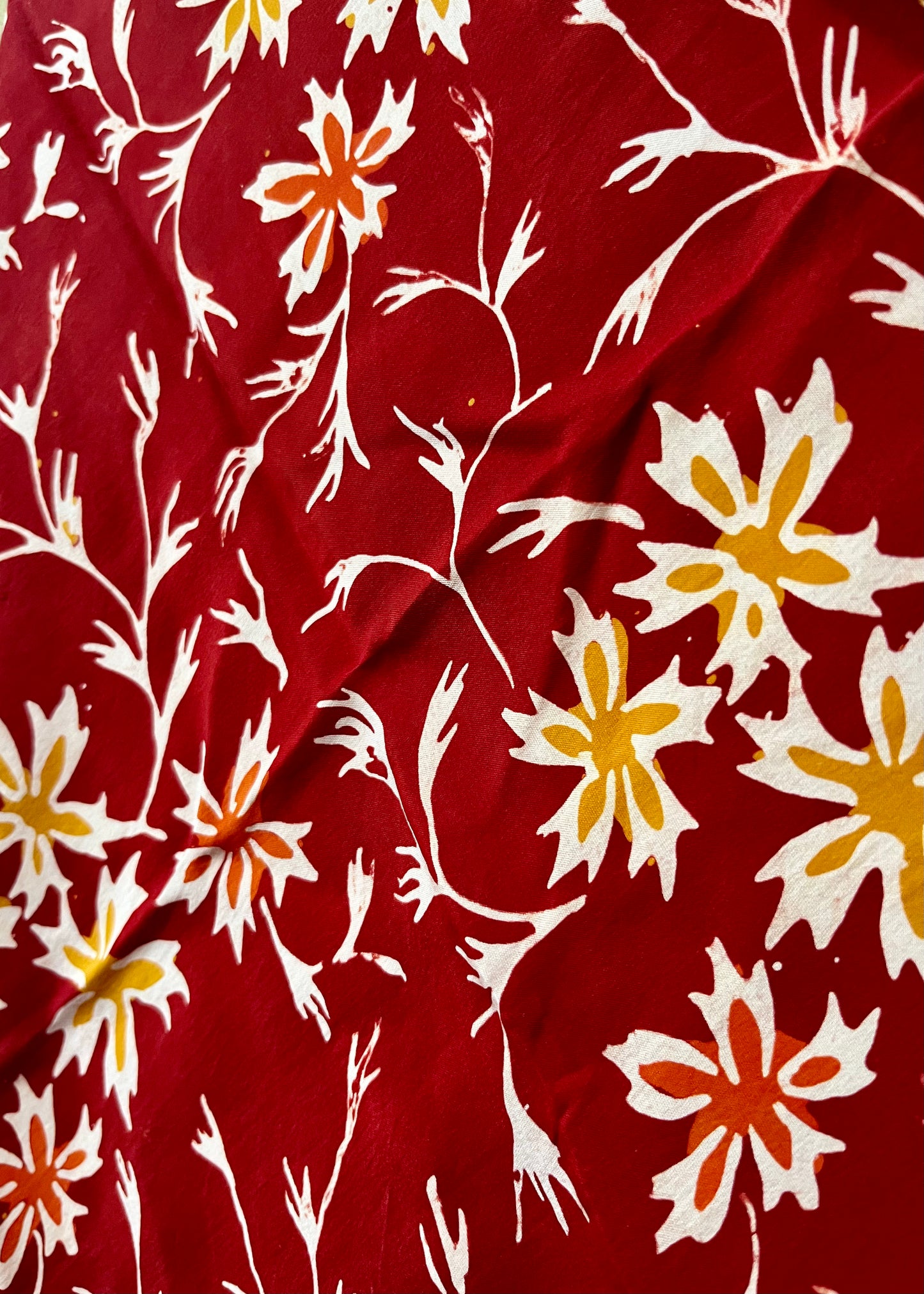 MEDIUM CARDINAL AND GOLD REFINED SILK SQUARE