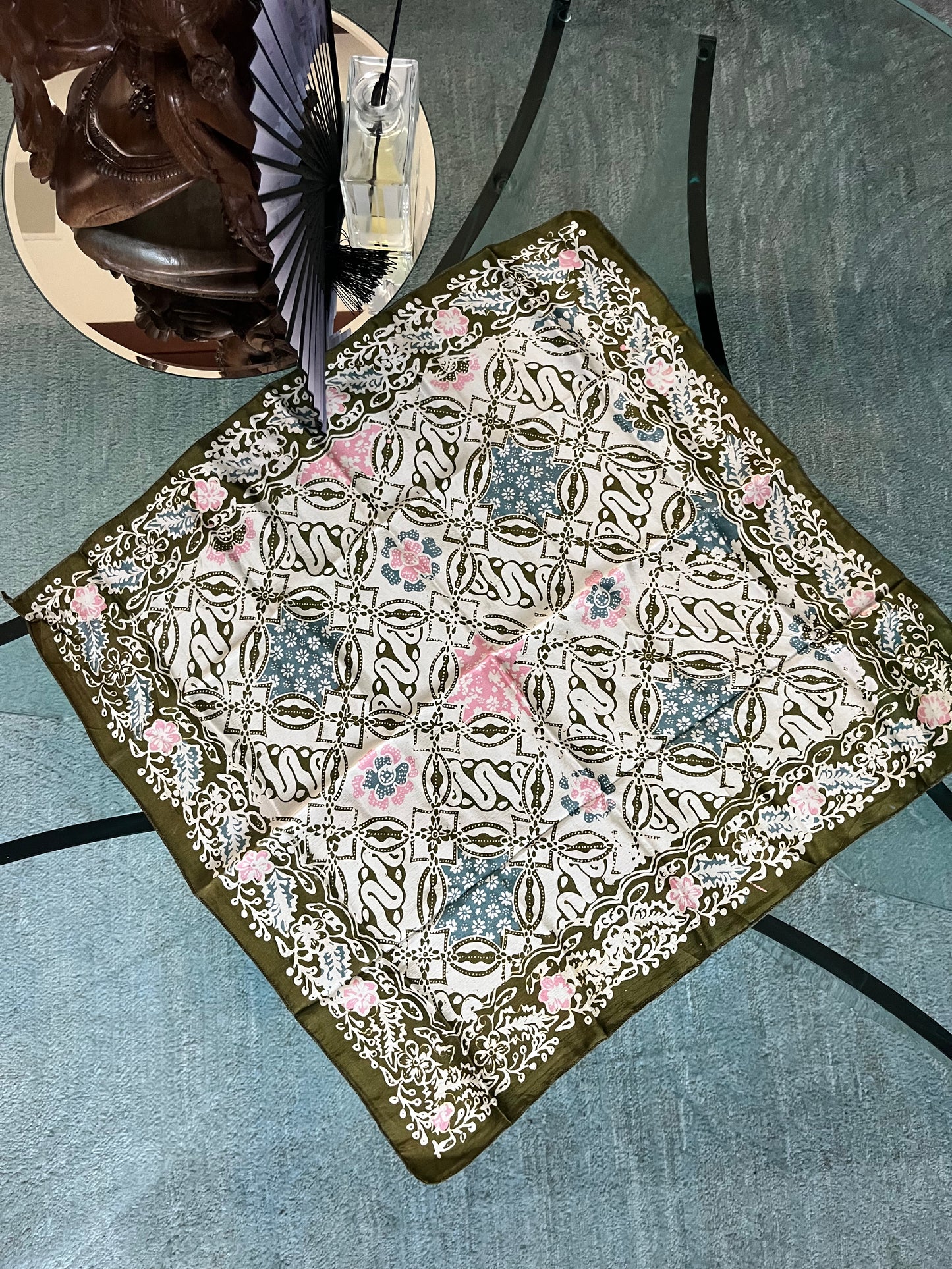 OLIVE REFINED SILK SQUARE