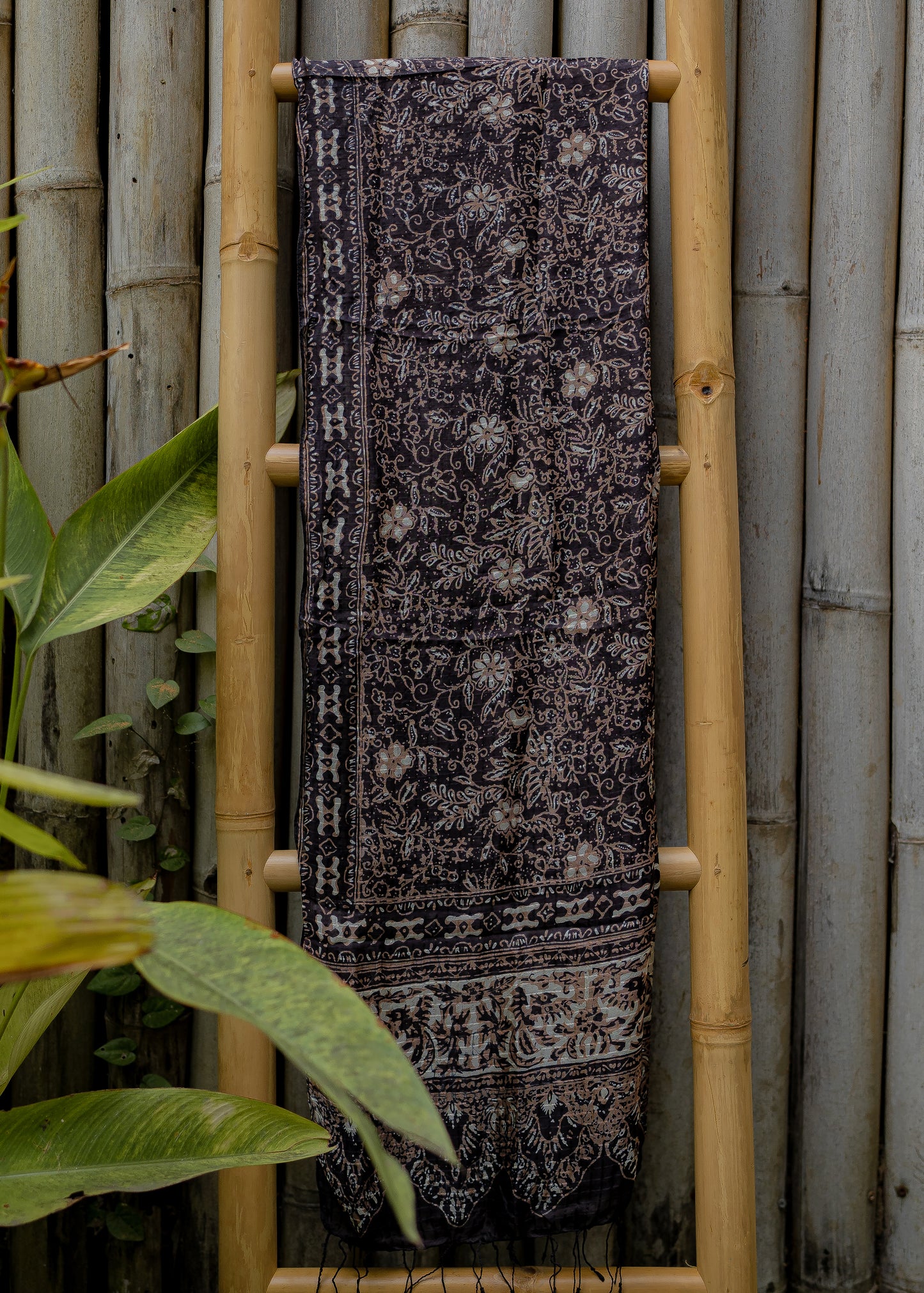 BLACK SILVER SILK SARONG