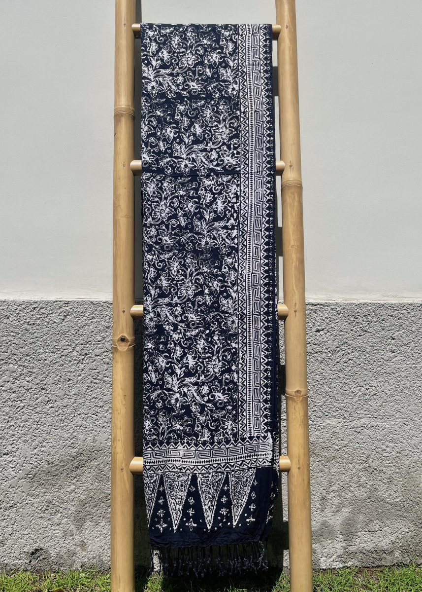 BLACK WHITE SARONG - Collective Sherpas