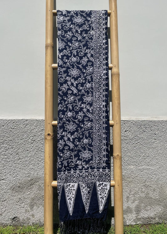 BLACK WHITE SARONG - Collective Sherpas