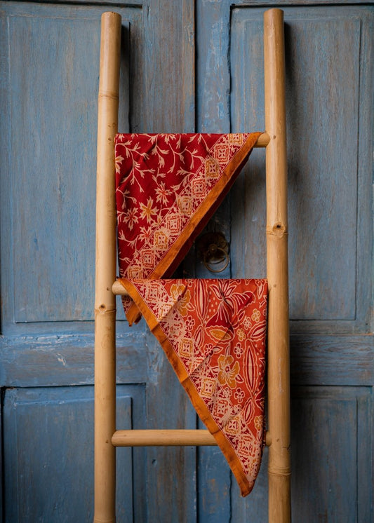 CARDINAL AND GOLD REFINED SILK SQUARE - Collective Sherpas