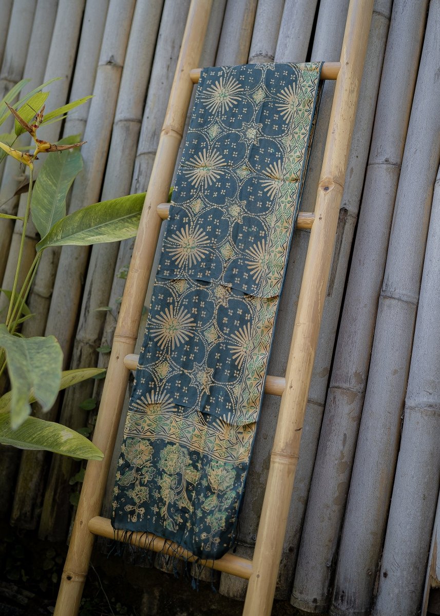 ROYAL BLUE & JADE REFINED SILK SARONG - Collective Sherpas