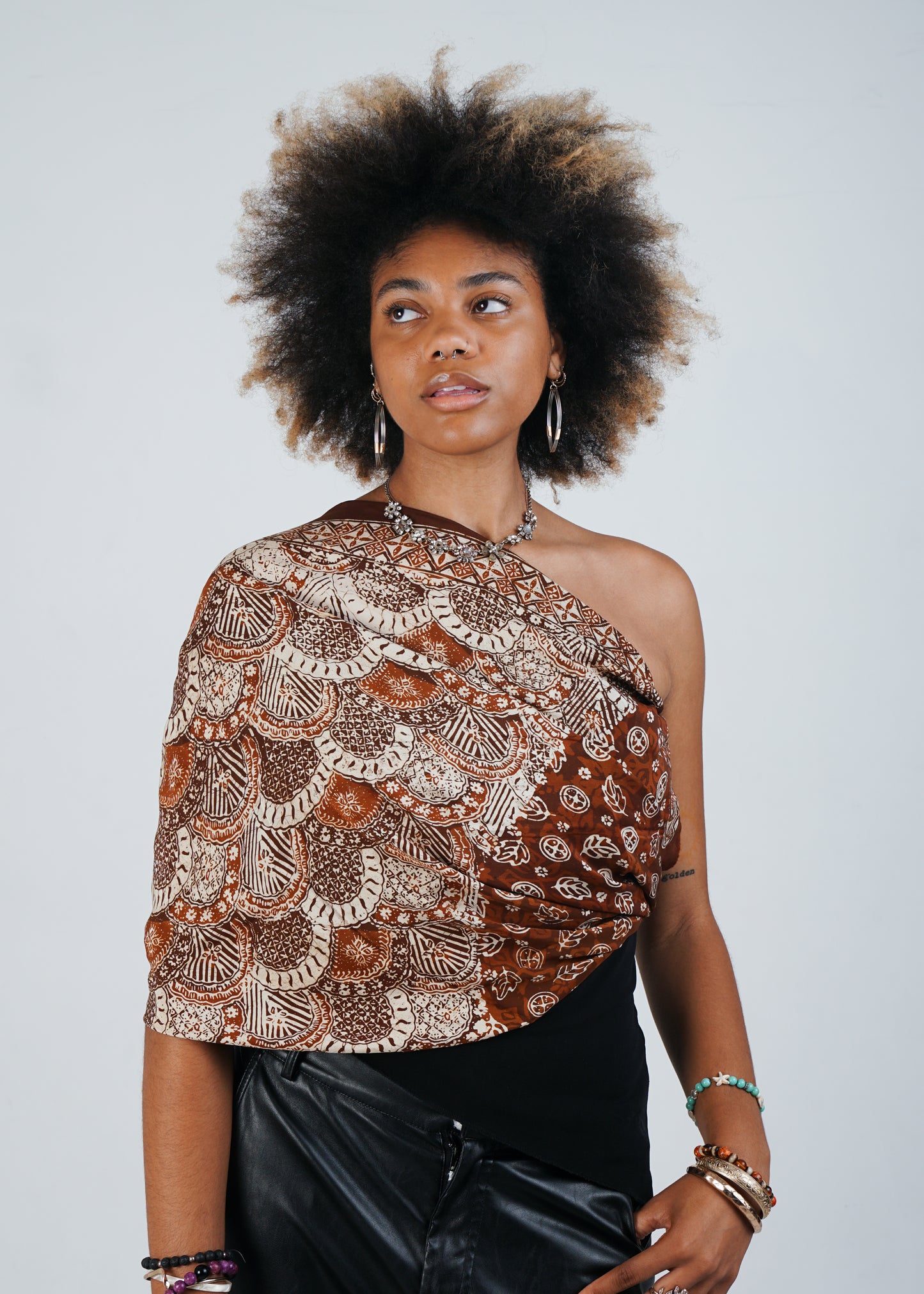 EARTHY BROWN REFINED SILK SQUARE