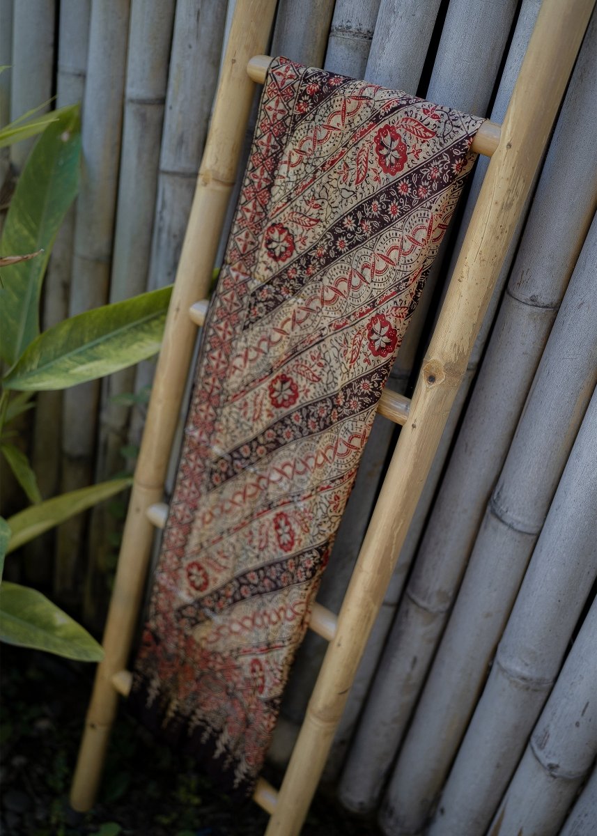 BLOOD RED REFINED SILK SARONG - Collective Sherpas